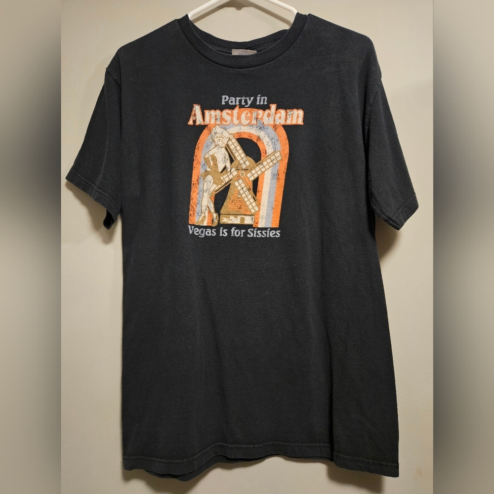 “Party In Amsterdam (Vegas is for Sissies)” Dark Navy Unisex/Mens T-Shirt Size M